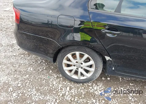 2010 Volkswagen Jetta Limited Edition z USA, uszkodzony, nr VIN 3VWRZ7AJXAM098463